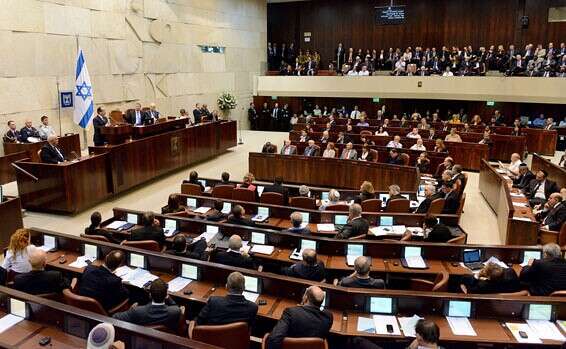 אי-יציבות פוליטית מניעה גל של רכישות נדל"ן  // צילום: Rafael Nir on Unsplash